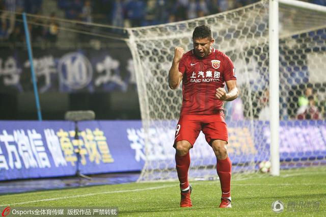 日本男狂揉吃奶胸60分钟