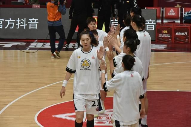 激情无遮挡
